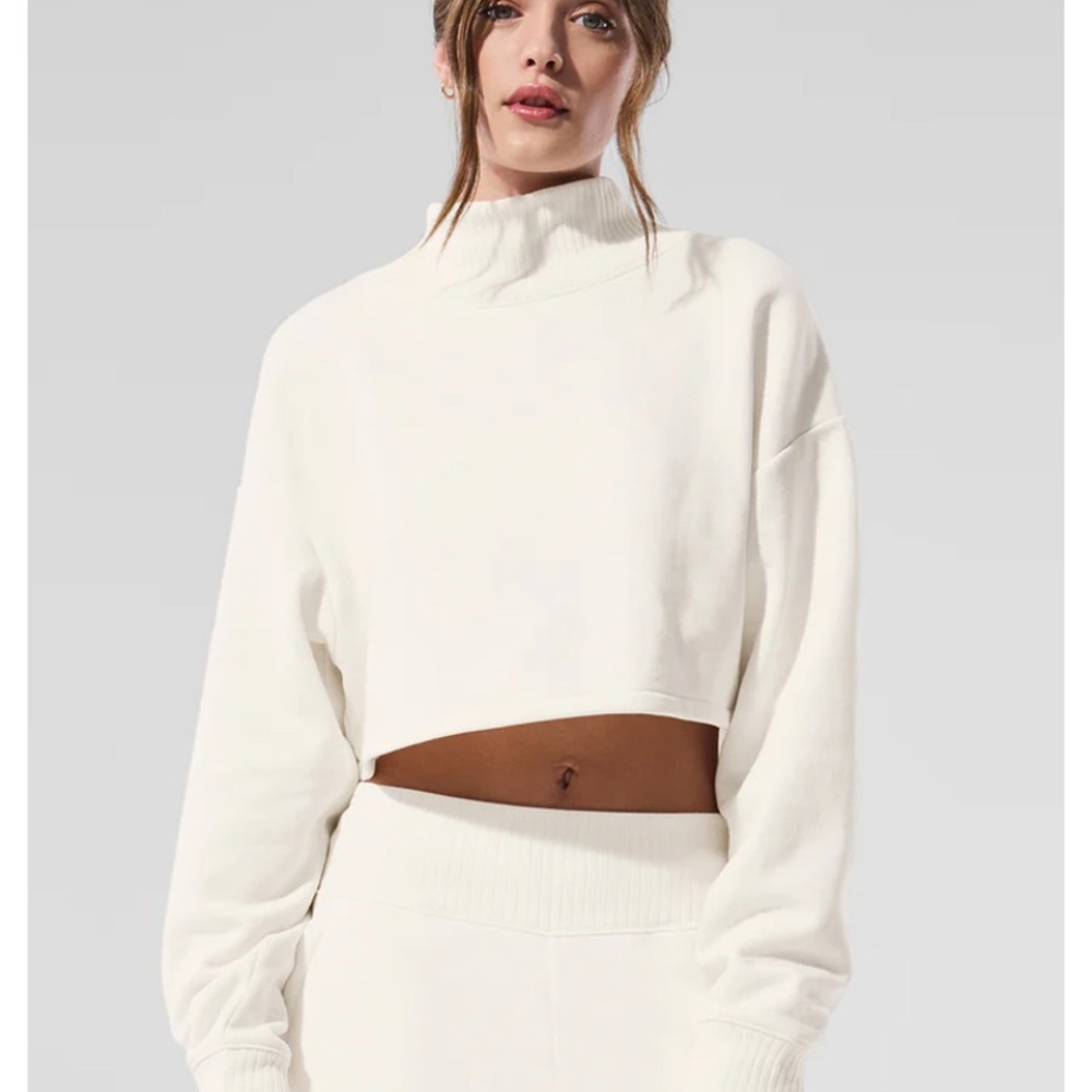 ALO Yoga Women's Cropped Serenity Coverup in Ivory Size M (NWT)